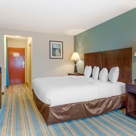 Best Western Plus Berkshire Hills Inn & Suites Питсфилд Экстерьер фото