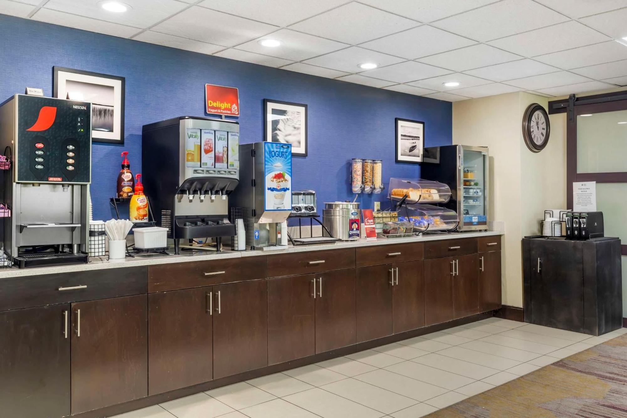 Best Western Plus Berkshire Hills Inn & Suites Питсфилд Экстерьер фото
