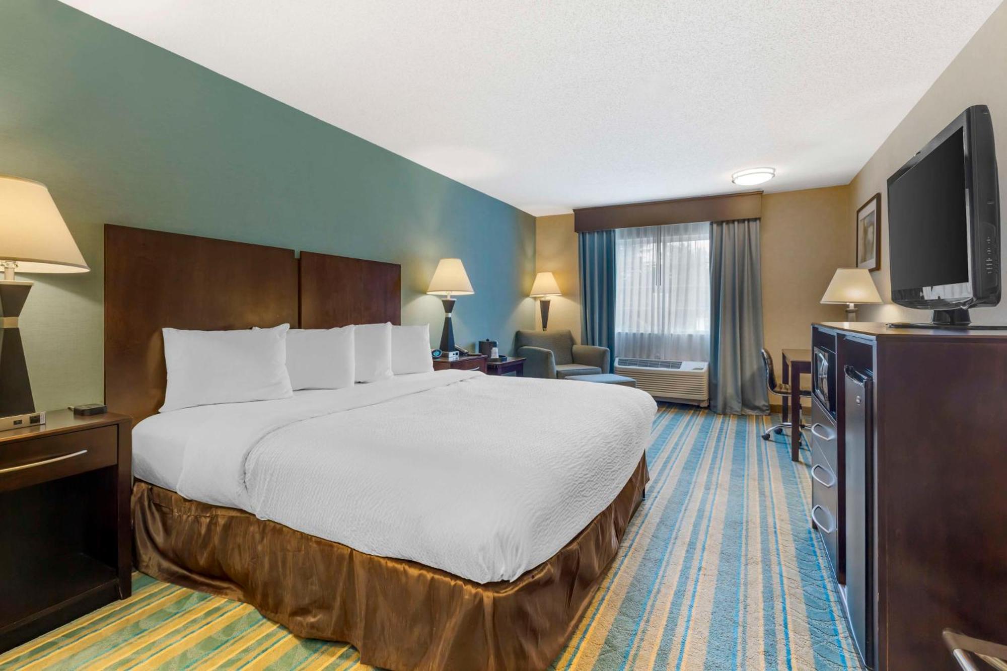 Best Western Plus Berkshire Hills Inn & Suites Питсфилд Экстерьер фото