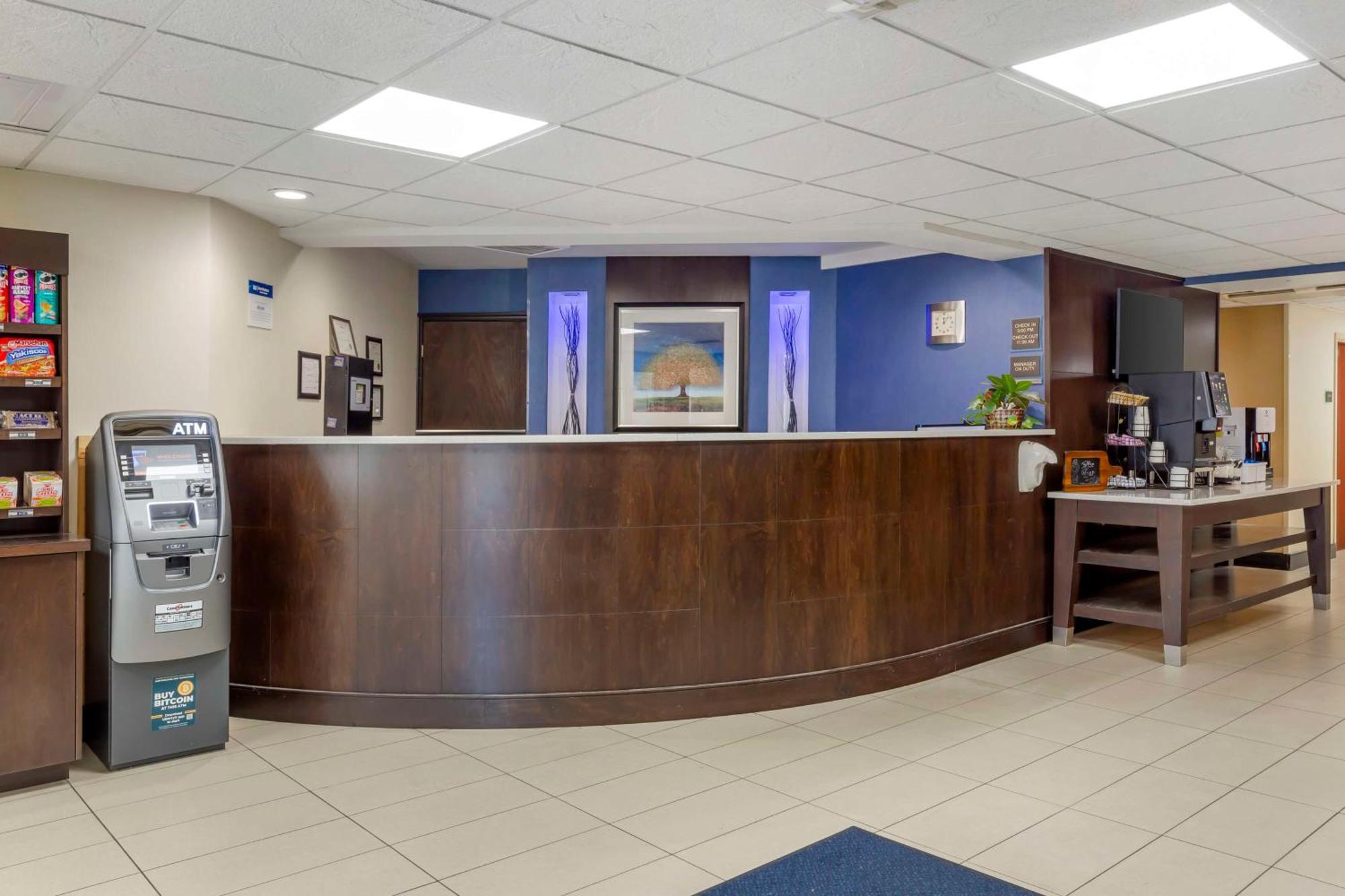 Best Western Plus Berkshire Hills Inn & Suites Питсфилд Экстерьер фото